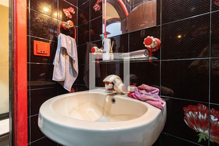 Casa à venda com 165m², 3 quartos e 2 vagas Casa à venda com 165m², 3 quartos e 2 vagasLavabo
