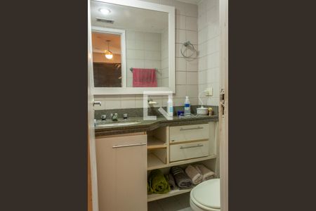 Banheiro da suíte  de apartamento à venda com 2 quartos, 67m² em Barra da Tijuca, Rio de Janeiro