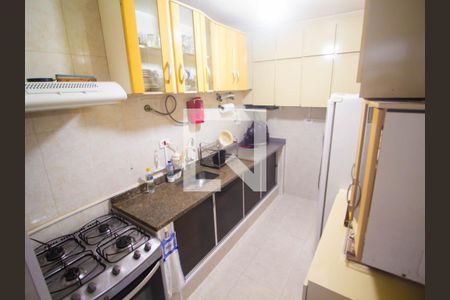 Cozinha de apartamento à venda com 2 quartos, 55m² em Vila Sílvia, São Paulo