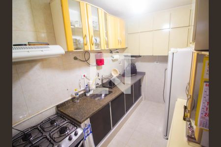 Cozinha de apartamento à venda com 2 quartos, 55m² em Vila Sílvia, São Paulo