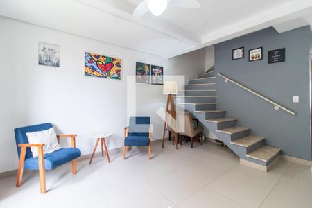 Sala de casa de condomínio à venda com 2 quartos, 96m² em Vila Nova, Porto Alegre