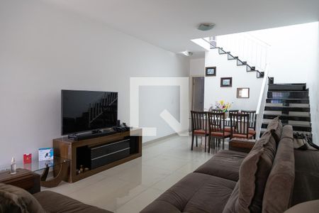 Sala de casa para alugar com 3 quartos, 138m² em Vila Bertioga, São Paulo