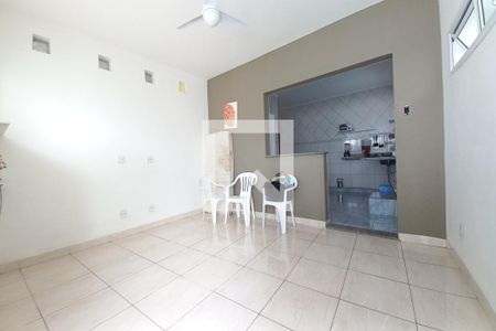 Sala de casa à venda com 6 quartos, 263m² em Jardim dos Oliveiras, Campinas