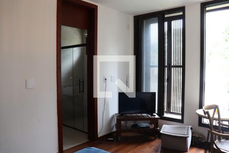 Suíte 1 de casa à venda com 5 quartos, 379m² em Alto de Pinheiros, São Paulo
