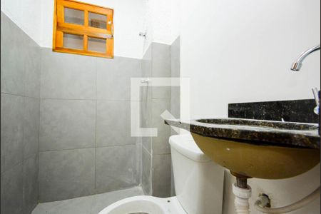 Banheiro de kitnet/studio para alugar com 1 quarto, 25m² em Jardim Adriana, Guarulhos