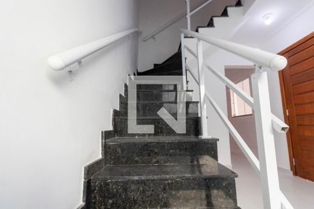 Escada de casa de condomínio à venda com 3 quartos, 83m² em Jardim Danfer, São Paulo