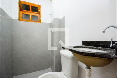 Banheiro de apartamento para alugar com 1 quarto, 25m² em Jardim Adriana, Guarulhos