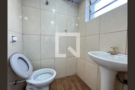 Banheiro  de casa para alugar com 1 quarto, 40m² em Vila Guarani (zona Sul), São Paulo