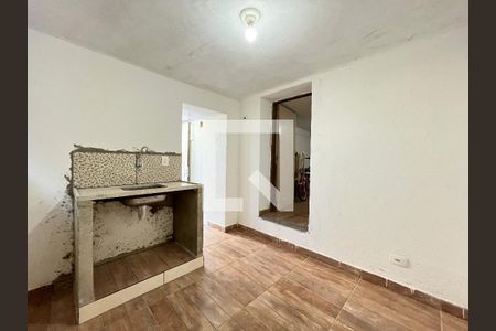 Cozinha  de casa para alugar com 1 quarto, 40m² em Vila Guarani (zona Sul), São Paulo