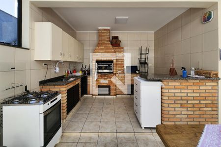 Casa à venda com 325m², 5 quartos e 3 vagas Casa à venda com 325m², 5 quartos e 3 vagasCozinha