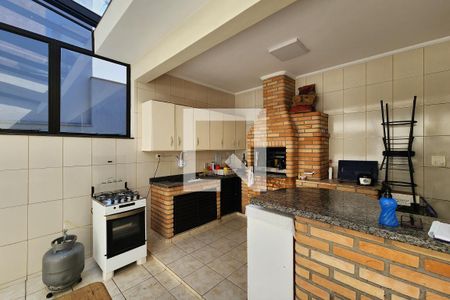 Casa à venda com 325m², 5 quartos e 3 vagas Casa à venda com 325m², 5 quartos e 3 vagasCozinha