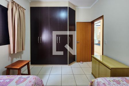 Casa à venda com 325m², 5 quartos e 3 vagas Casa à venda com 325m², 5 quartos e 3 vagasSuite 2