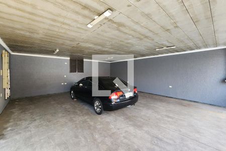 Casa à venda com 325m², 5 quartos e 3 vagas Casa à venda com 325m², 5 quartos e 3 vagasGaragem
