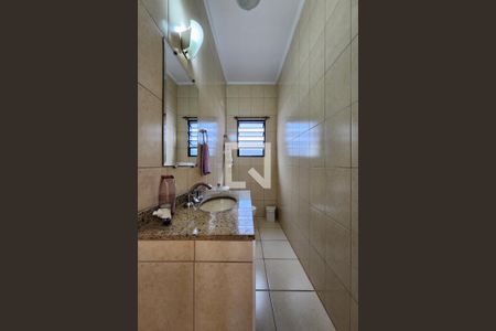 Casa à venda com 325m², 5 quartos e 3 vagas Casa à venda com 325m², 5 quartos e 3 vagasLavabo