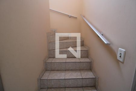 Escada de casa à venda com 3 quartos, 138m² em Jardim Maraba(zona Sul), São Paulo