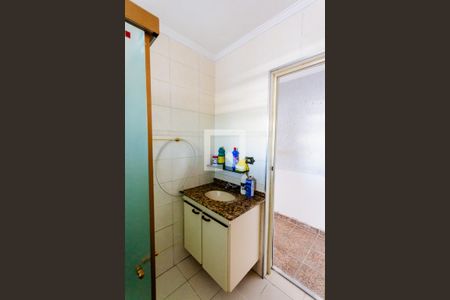 Banheiro de casa para alugar com 2 quartos, 100m² em Vila Lucinda, Santo André