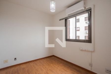 Quarto 1 de apartamento para alugar com 3 quartos, 63m² em Sarandi, Porto Alegre