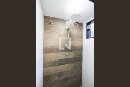 Banheiro de apartamento para alugar com 1 quarto, 25m² em Luz, Nova Iguaçu