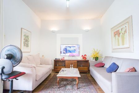 Sala de casa para alugar com 5 quartos, 241m² em Santo Antônio, Belo Horizonte