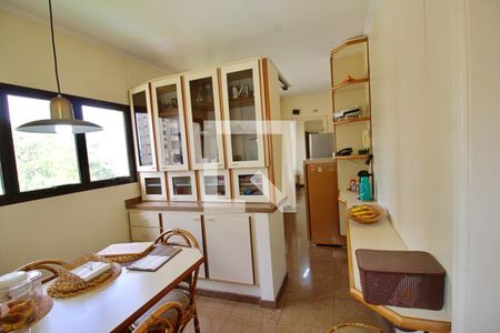 Apartamento para alugar com 300m², 3 quartos e 3 vagas Apartamento para alugar com 300m², 3 quartos e 3 vagasCozinha