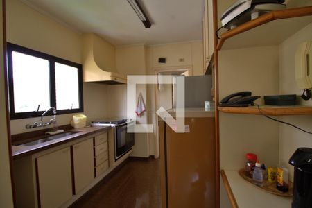 Apartamento para alugar com 300m², 3 quartos e 3 vagas Apartamento para alugar com 300m², 3 quartos e 3 vagasCozinha
