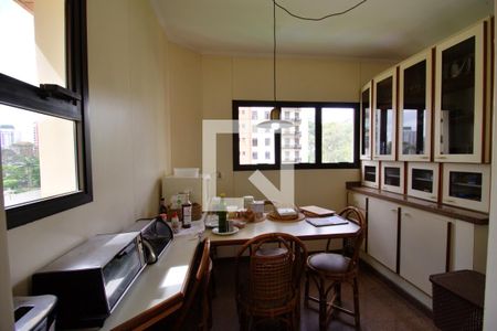 Apartamento para alugar com 300m², 3 quartos e 3 vagas Apartamento para alugar com 300m², 3 quartos e 3 vagasCozinha