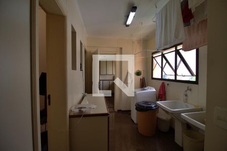 Apartamento para alugar com 300m², 3 quartos e 3 vagas Apartamento para alugar com 300m², 3 quartos e 3 vagasÁrea de Serviço