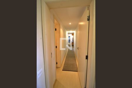 Apartamento para alugar com 300m², 3 quartos e 3 vagas Apartamento para alugar com 300m², 3 quartos e 3 vagasCorredor