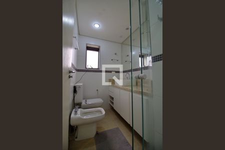 Apartamento para alugar com 300m², 3 quartos e 3 vagas Apartamento para alugar com 300m², 3 quartos e 3 vagasBanheiro da Suíte 1