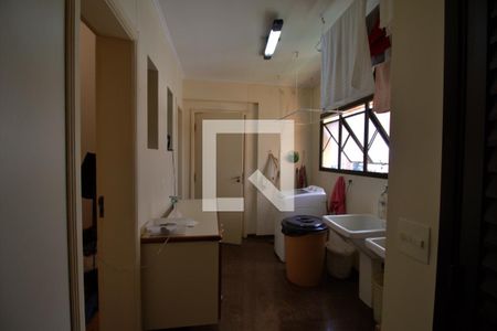 Apartamento para alugar com 300m², 3 quartos e 3 vagas Apartamento para alugar com 300m², 3 quartos e 3 vagasÁrea de Serviço