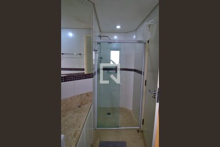 Apartamento para alugar com 300m², 3 quartos e 3 vagas Apartamento para alugar com 300m², 3 quartos e 3 vagasBanheiro da Suíte 1