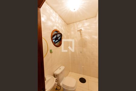 Casa para alugar com 273m², 3 quartos e 3 vagas Casa para alugar com 273m², 3 quartos e 3 vagasBanheiro da Área de Jogos