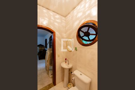 Casa para alugar com 273m², 3 quartos e 3 vagas Casa para alugar com 273m², 3 quartos e 3 vagasBanheiro da Área de Jogos