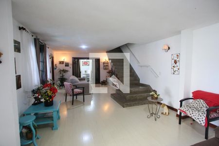 Casa de condomínio à venda com 170m², 4 quartos e 1 vagaSala