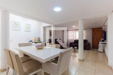 Sala de casa à venda com 4 quartos, 150m² em Vila Zelina, São Paulo
