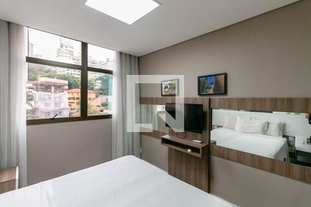 Quarto de apartamento para alugar com 1 quarto, 56m² em Coracao de Jesus, Belo Horizonte