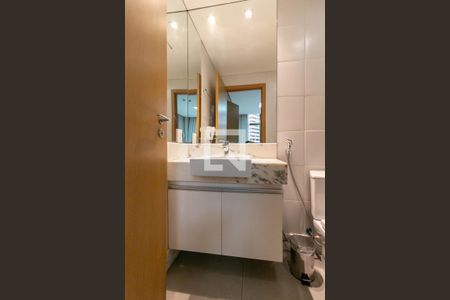 Banheiro da Suíte de apartamento para alugar com 1 quarto, 56m² em Coracao de Jesus, Belo Horizonte