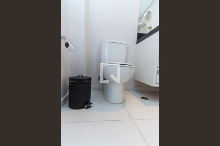 Casa de condomínio à venda com 450m², 4 quartos e 6 vagas Casa de condomínio à venda com 450m², 4 quartos e 6 vagasLavabo da Garagem