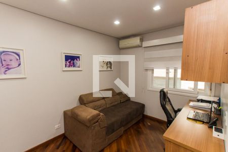 Casa de condomínio à venda com 450m², 4 quartos e 6 vagas Casa de condomínio à venda com 450m², 4 quartos e 6 vagasSuíte 2