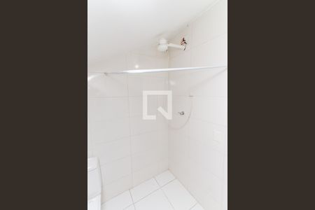 Casa de condomínio à venda com 450m², 4 quartos e 6 vagas Casa de condomínio à venda com 450m², 4 quartos e 6 vagasBanheiro da Suíte da Garagem