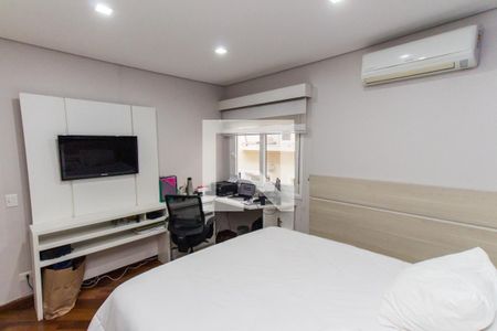 Casa de condomínio à venda com 450m², 4 quartos e 6 vagas Casa de condomínio à venda com 450m², 4 quartos e 6 vagasSuíte 4