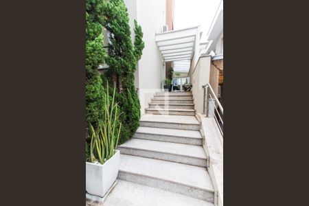 Casa de condomínio à venda com 450m², 4 quartos e 6 vagas Casa de condomínio à venda com 450m², 4 quartos e 6 vagasEntrada