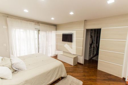 Casa de condomínio à venda com 450m², 4 quartos e 6 vagas Casa de condomínio à venda com 450m², 4 quartos e 6 vagasSuíte 1