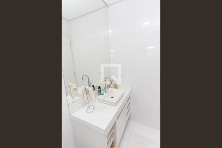 Casa de condomínio à venda com 450m², 4 quartos e 6 vagas Casa de condomínio à venda com 450m², 4 quartos e 6 vagasBanheiro da Suíte 2