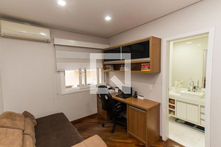 Casa de condomínio à venda com 450m², 4 quartos e 6 vagas Casa de condomínio à venda com 450m², 4 quartos e 6 vagasSuíte 2