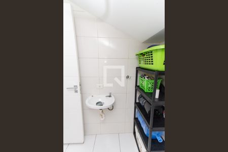 Casa de condomínio à venda com 450m², 4 quartos e 6 vagas Casa de condomínio à venda com 450m², 4 quartos e 6 vagasBanheiro da Suíte da Garagem