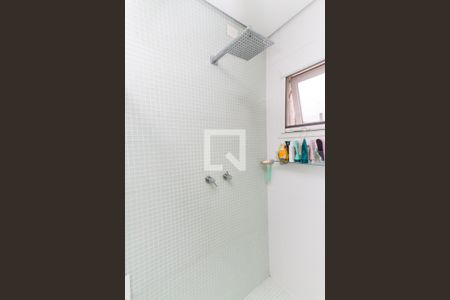 Casa de condomínio à venda com 450m², 4 quartos e 6 vagas Casa de condomínio à venda com 450m², 4 quartos e 6 vagasBanheiro da Suíte 1