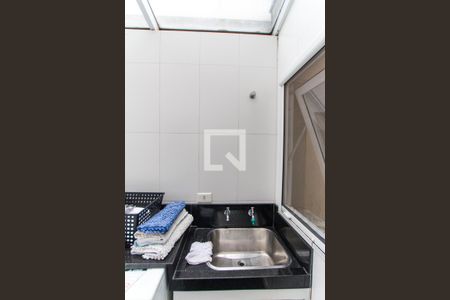 Casa de condomínio à venda com 450m², 4 quartos e 6 vagas Casa de condomínio à venda com 450m², 4 quartos e 6 vagasÁrea de Serviço