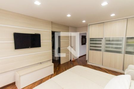 Casa de condomínio à venda com 450m², 4 quartos e 6 vagas Casa de condomínio à venda com 450m², 4 quartos e 6 vagasSuíte 1