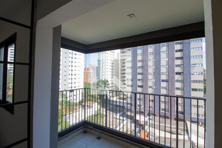 Varanda de kitnet/studio para alugar com 1 quarto, 28m² em Campo Belo, São Paulo